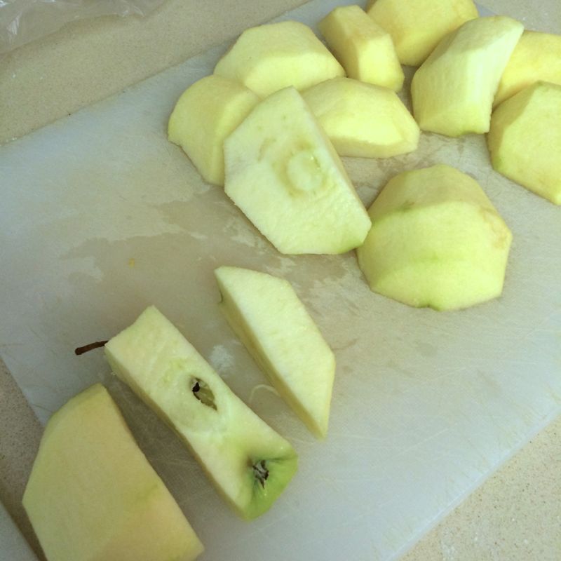 1_Cut Apples